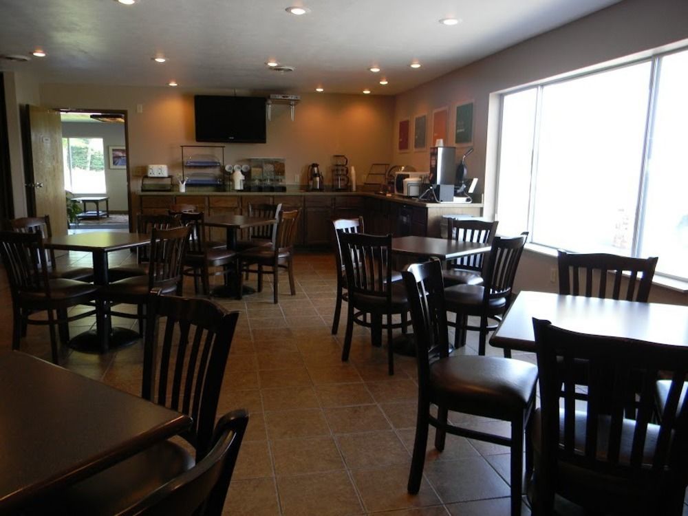 Boarders Inn & Suites By Cobblestone Hotels - Munising Wetmore 외부 사진